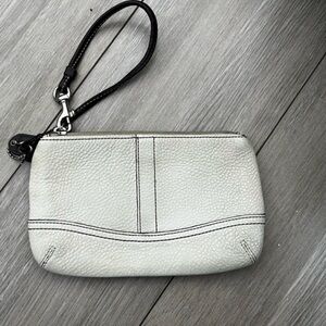 Vintage COACH Cream Pebbled Leather Wristlet with Top Zip Closure